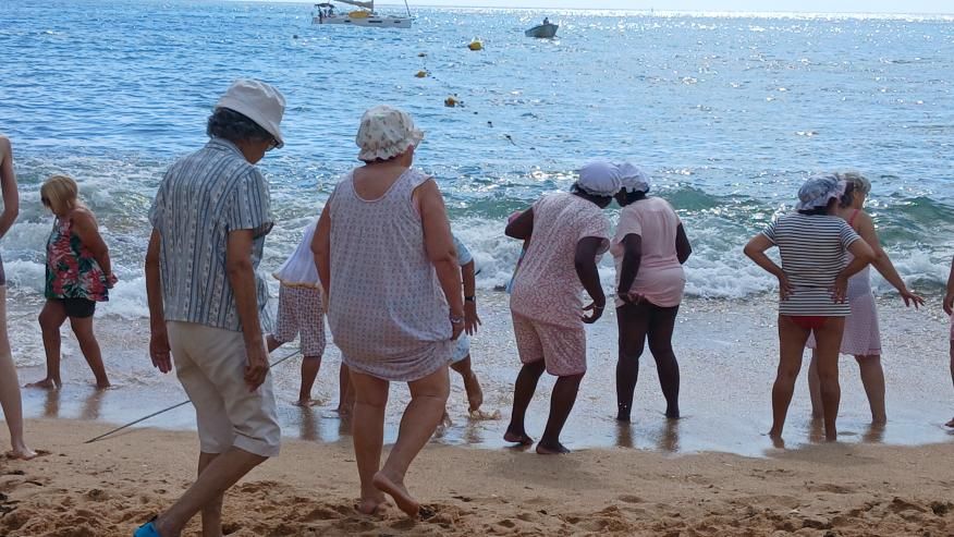 Banho &rsquo;29 voltou a mergulhar a Praia do Carvoeiro na tradi&ccedil;&atilde;o e na mem&oacute;ria